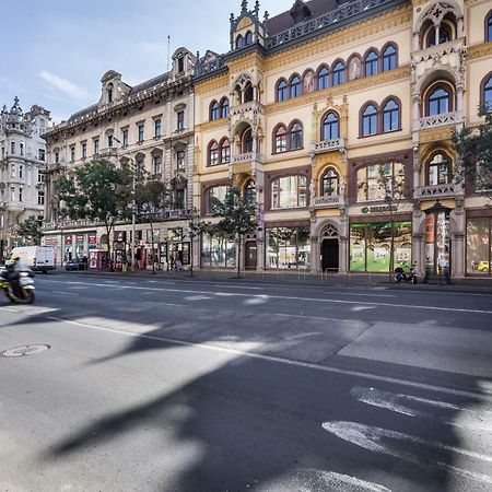 A9 Houseleek Astoria Budapest Exterior photo