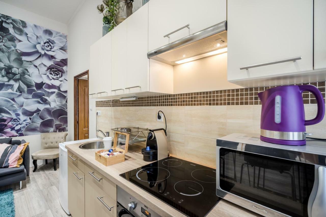 A9 Houseleek Astoria Budapest Exterior photo
